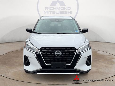 Used 2022 Nissan Kicks S image 8
