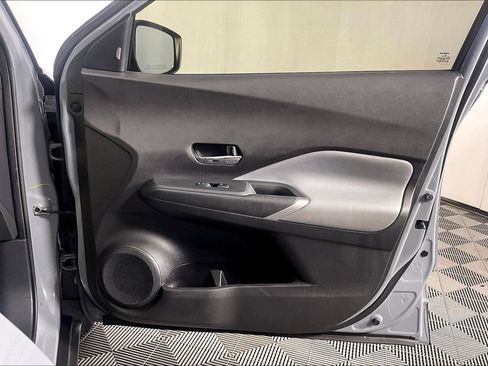 Used 2024 Nissan Kicks SR w/ SR Premium Package FWD image 21