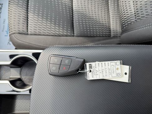 Used 2026 Chevrolet Equinox LT AWD/4WD image 30