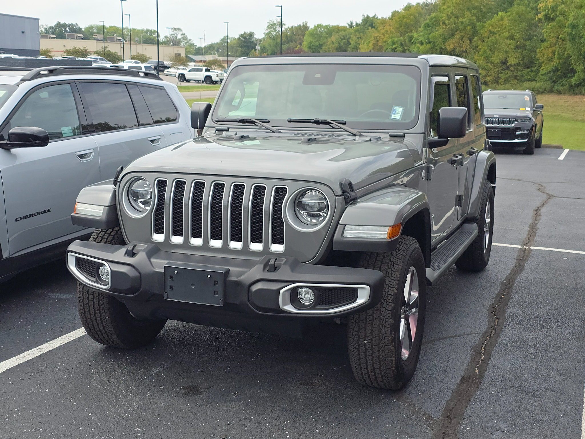 Used 2021 Jeep Wrangler Unlimited Sahara AWD/4WD image 7