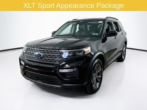 Certified 2022 Ford Explorer XLT w/ Equipment Group 202A AWD/4WD image 3