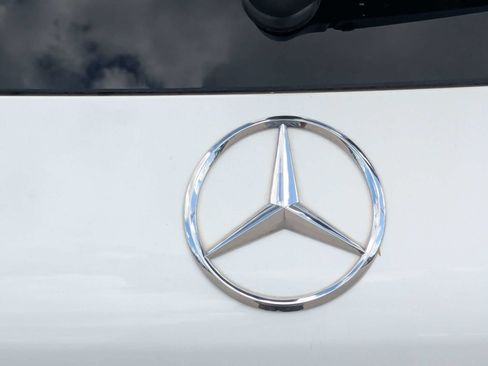Used 2019 Mercedes-Benz GLC 300 w/ Multimedia Package image 15