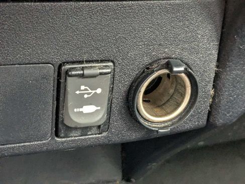 Used 2015 Toyota RAV4 Limited FWD image 18
