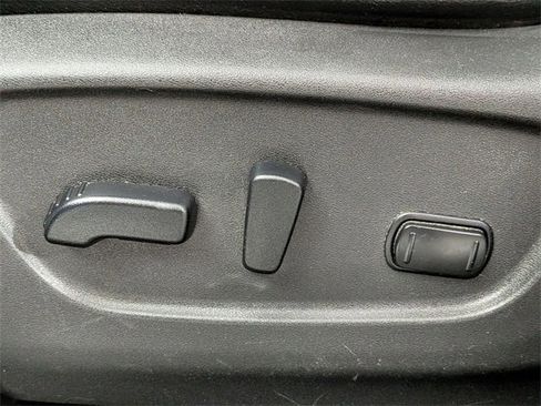 Used 2018 Nissan Rogue Sport SL w/ SL Premium Package image 14