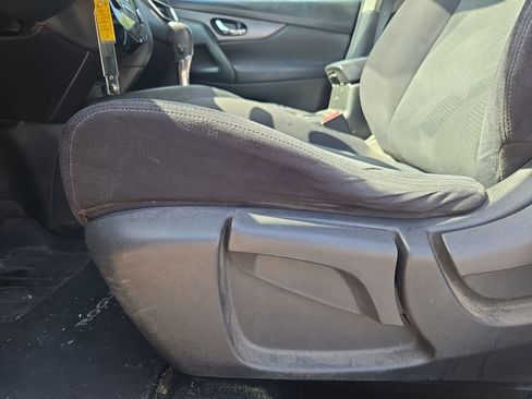 Used 2016 Nissan Rogue S FWD image 16