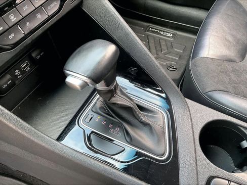 Used 2018 Kia Niro EX image 14