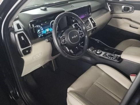 Certified 2023 Kia Sorento SX Prestige w/ Panoramic Sunroof Package AWD/4WD image 7