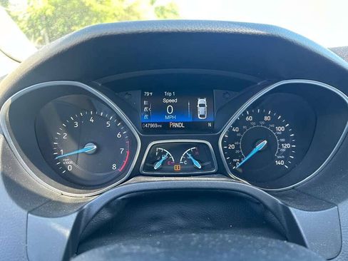 Used 2017 Ford Focus SE FWD image 12