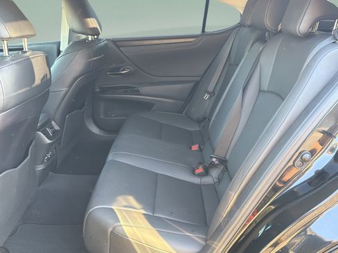 Used 2024 Lexus ES 350 w/ Premium Package FWD image 22