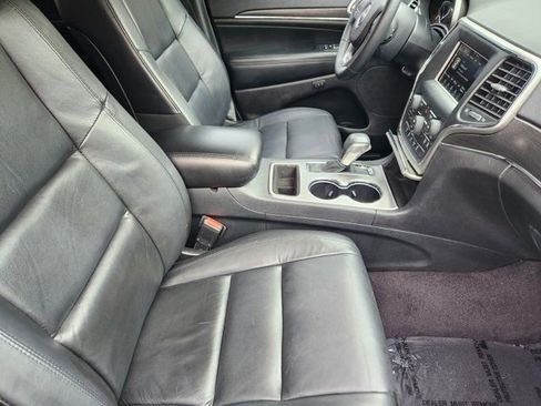 Used 2018 Jeep Grand Cherokee Limited image 19