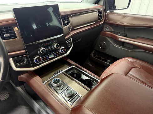 Used 2024 Ford Expedition Max Limited image 12
