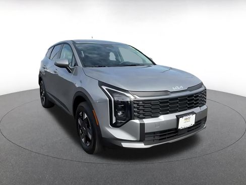 Used 2026 Kia Sportage LX AWD/4WD image 3