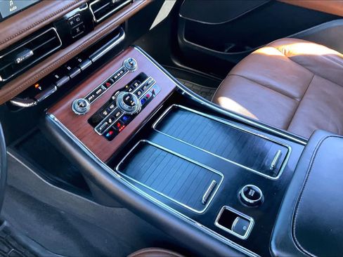 Used 2022 Lincoln Aviator Reserve w/ Equipment Group 201A image 18