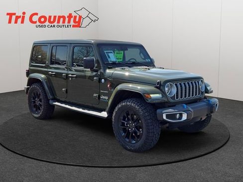 Used 2024 Jeep Wrangler Unlimited Sahara image 1