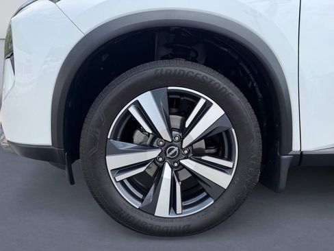 Used 2024 Nissan Rogue SL w/ SL Premium Package FWD image 9