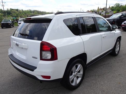 Used 2017 Jeep Compass Latitude AWD/4WD image 6