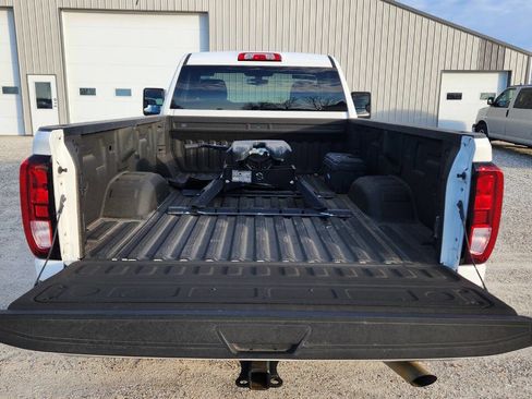 Used 2022 GMC Sierra 2500 Pro w/ Convenience Package image 6