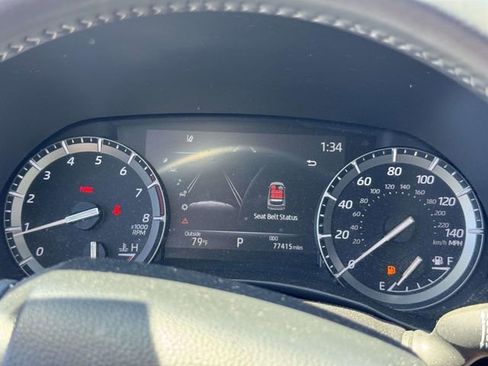Used 2021 Toyota Highlander XLE AWD/4WD image 32