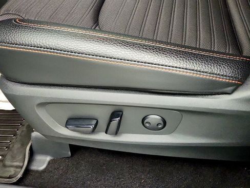 Used 2025 Nissan Pathfinder Rock Creek AWD/4WD image 11