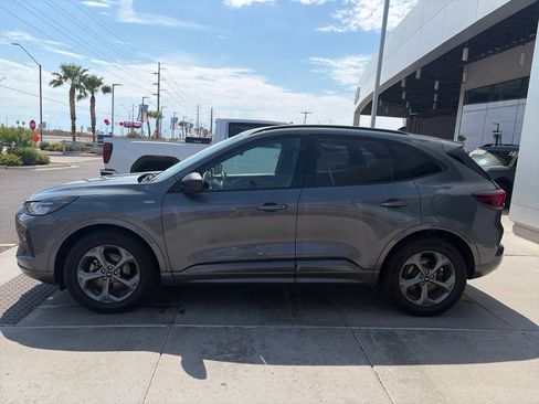 Used 2023 Ford Escape ST-Line AWD/4WD image 2