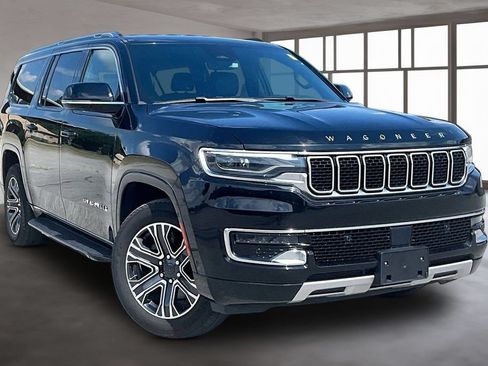 Used 2024 Jeep Wagoneer L Series II w/ Flexible Seating Group AWD/4WD image 3