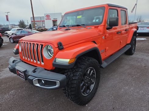 Used 2020 Jeep Gladiator Overland image 7