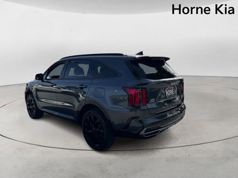 Certified 2022 Kia Sorento SX image 5