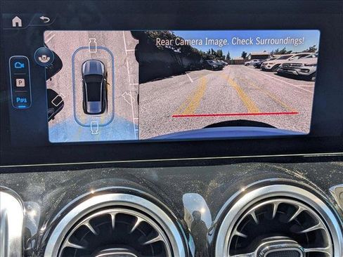 New 2025 Mercedes-Benz GLB 250 GLB 250 image 12