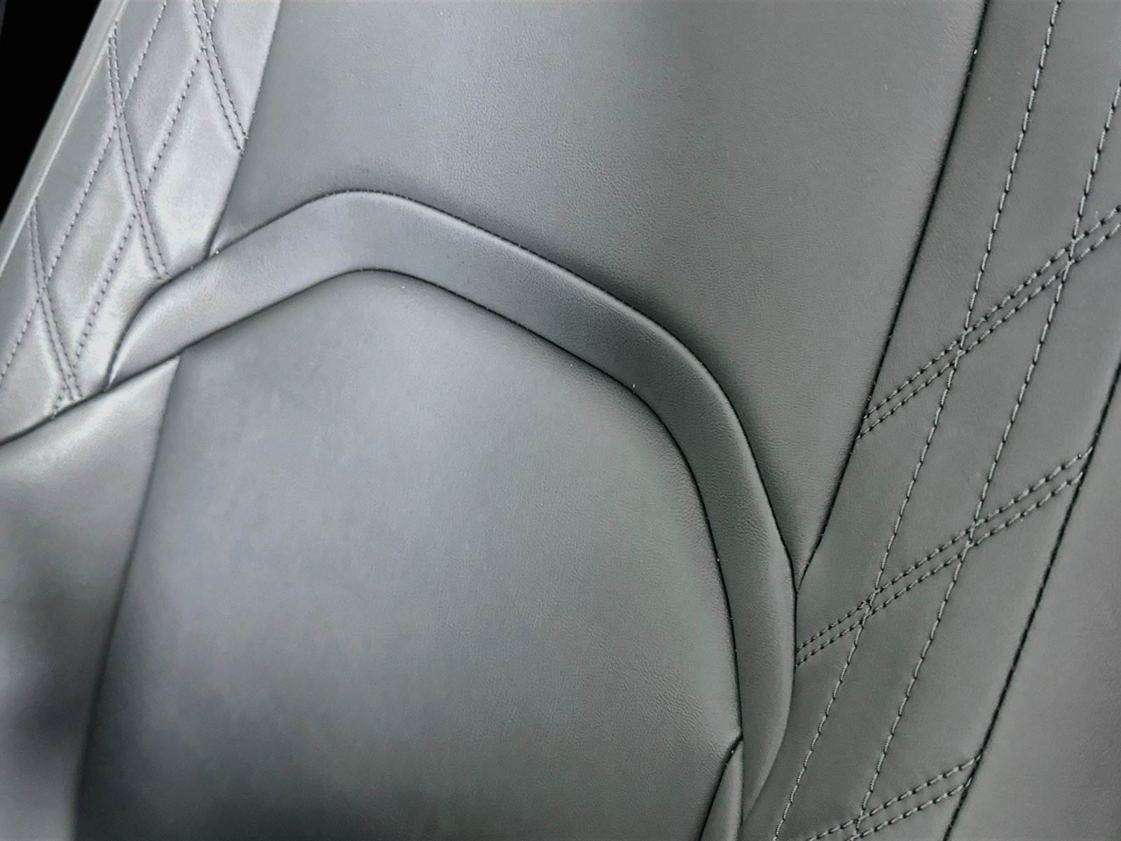 Used 2025 Lexus UX 300h FWD image 18