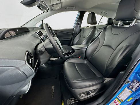 Used 2019 Toyota Prius XLE w/ Carpet Mat Package FWD image 13