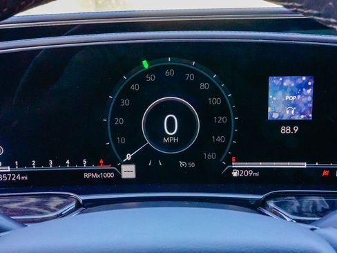 Certified 2021 Cadillac Escalade Premium Luxury image 23