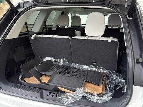 New 2026 Lincoln Aviator AWD image 14