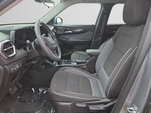 Used 2024 Chevrolet TrailBlazer LT w/ Driver Confidence Package image 10