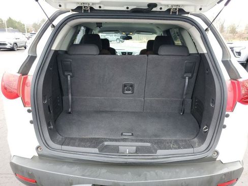 Used 2011 Chevrolet Traverse LT w/ Personal Connectivity Package image 27