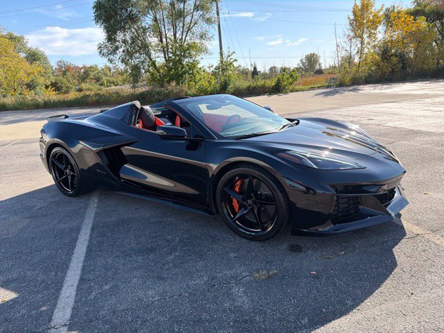 Used 2025 Chevrolet Corvette E-Ray w/ Stealth Interior Trim Package AWD/4WD image 29