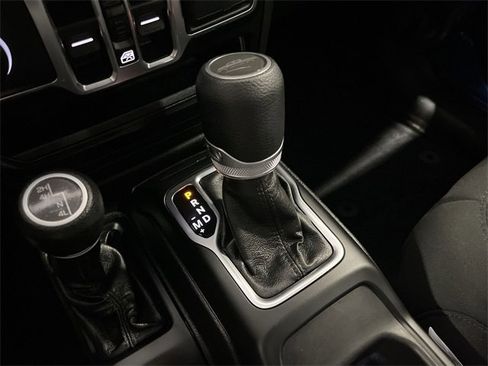 Used 2021 Jeep Gladiator Sport image 24