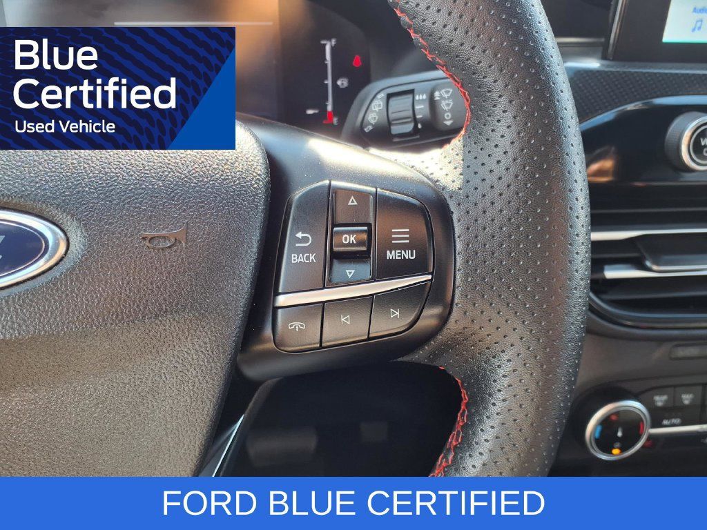 Certified 2025 Ford Escape ST-Line Select AWD/4WD image 17