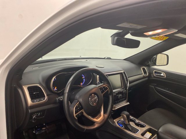 Used 2017 Jeep Grand Cherokee Laredo w/ Quick Order Package 23E AWD/4WD image 8