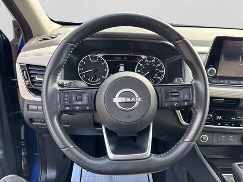 Used 2022 Nissan Rogue SV w/ SV Premium Package image 25