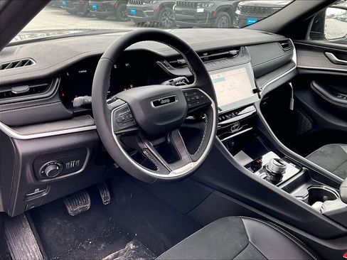 New 2026 Jeep Grand Cherokee L 4WD image 9