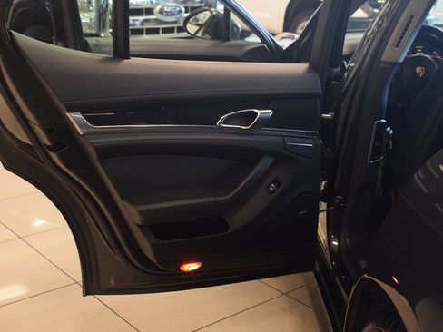 Used 2012 Porsche Panamera 4 image 68