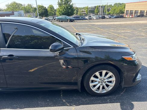 Used 2019 Toyota Camry LE w/ Convenience Package FWD image 14