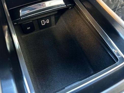 Used 2021 Lincoln Corsair Reserve w/ Rear Removable Package Tray image 29