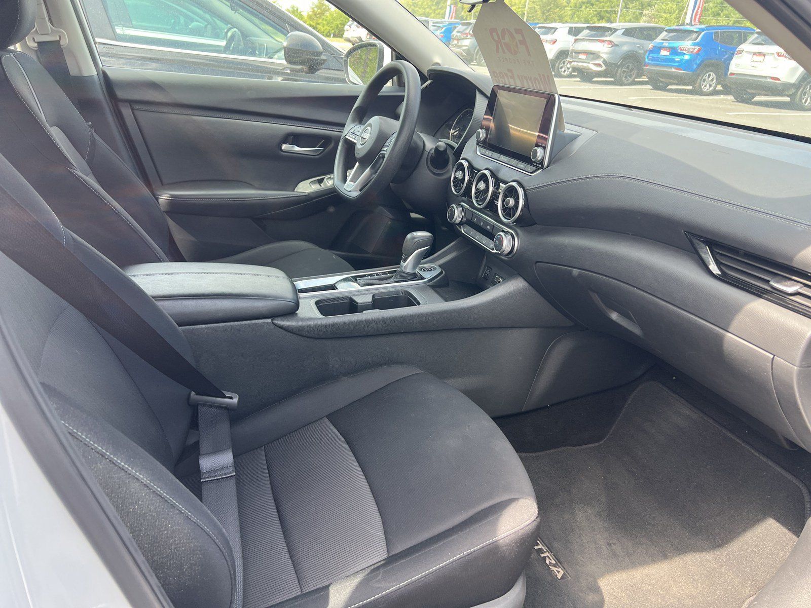 Used 2024 Nissan Sentra SV FWD image 9