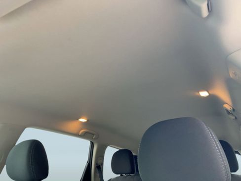 Used 2020 Nissan Pathfinder S image 27