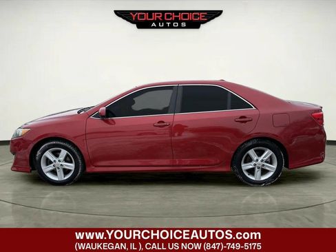 Used 2013 Toyota Camry SE image 2