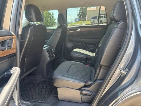Used 2024 Volkswagen Atlas SE FWD image 12