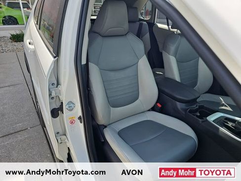 Used 2019 Toyota RAV4 XLE Premium image 35