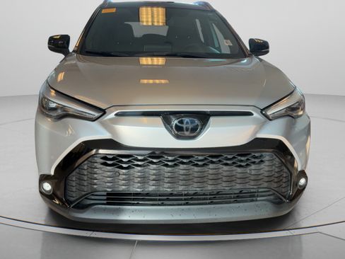 Certified 2025 Toyota Corolla Cross AWD Hybrid w/ Convenience Package image 9