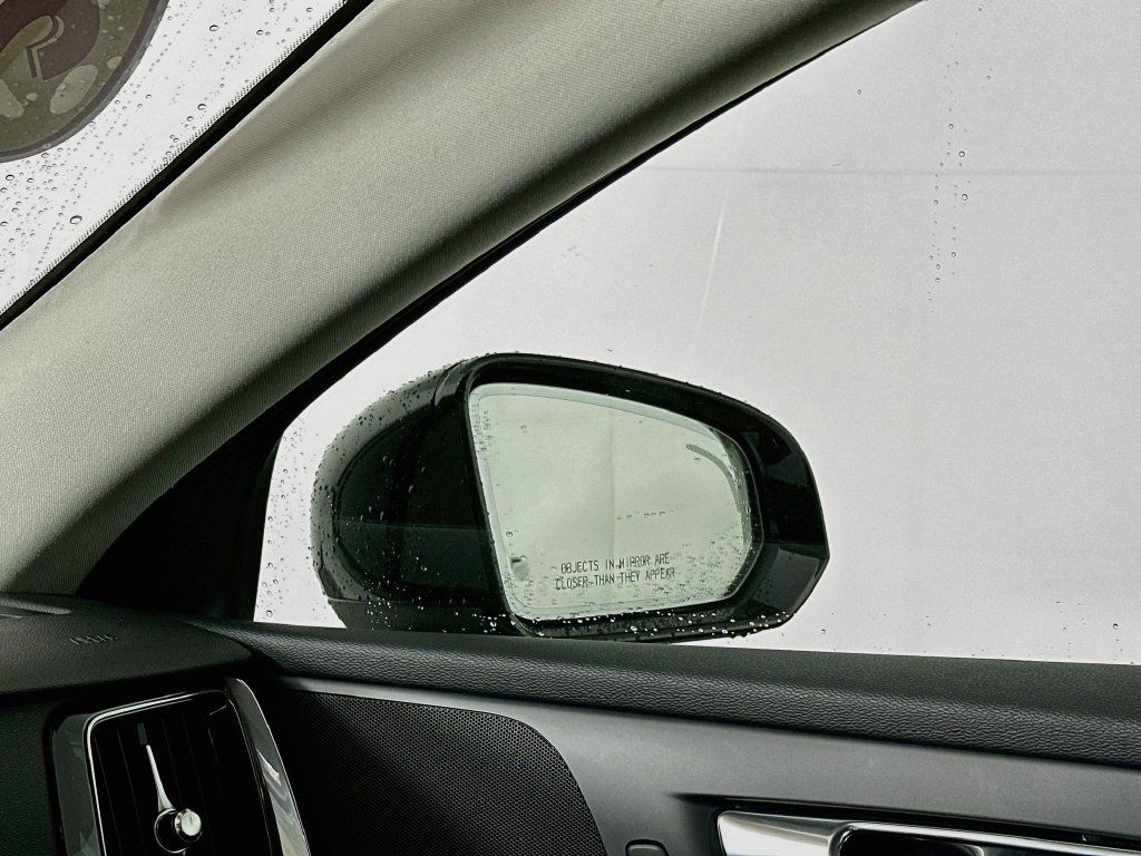 Used 2024 Volvo S60 B5 Core FWD image 25
